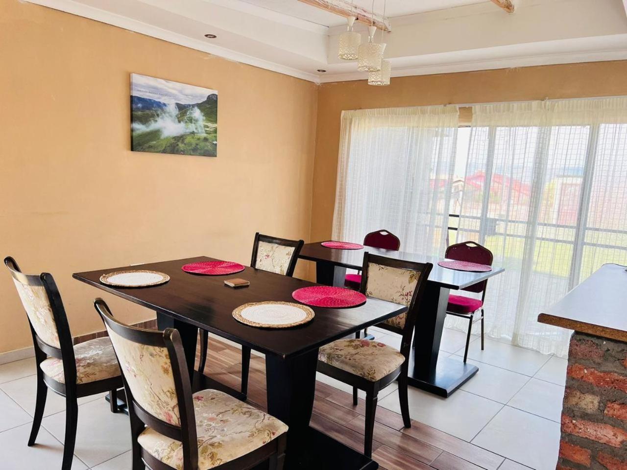 Mphatlalatsane Bnb Maseru Buitenkant foto